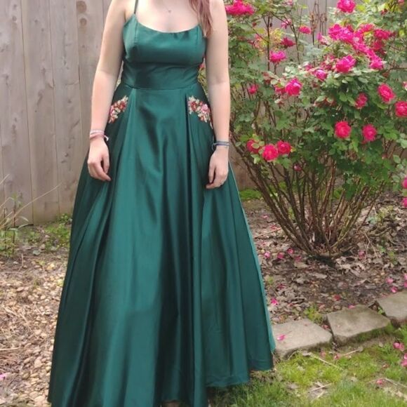 NWT David’s Bridal Satin Emerald Green Prom Dress - Picture 1 of 7